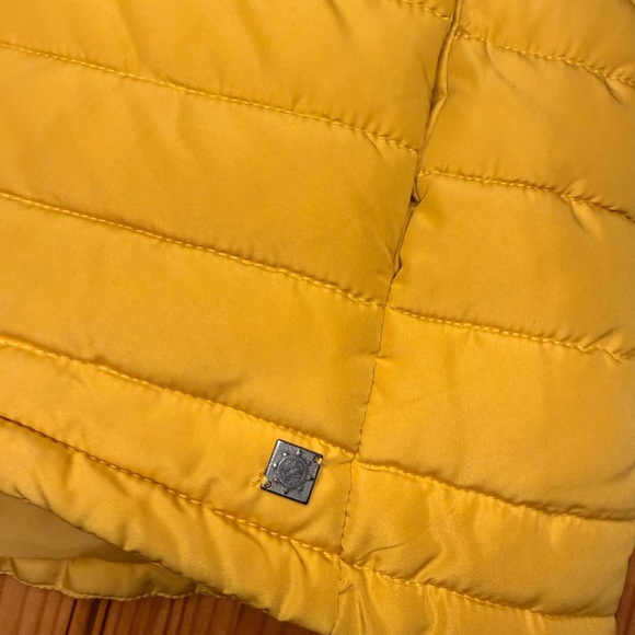 Ruff Hewn Women’s Mustard Yellow Puffer Vest Sweater Top Small - Picture 3 of 5